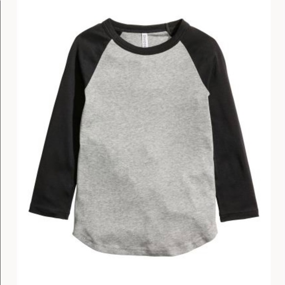 H&M Tops - H&M Divided Raglan Sleeves Black & Gray Baseball T-Shirt in Size M